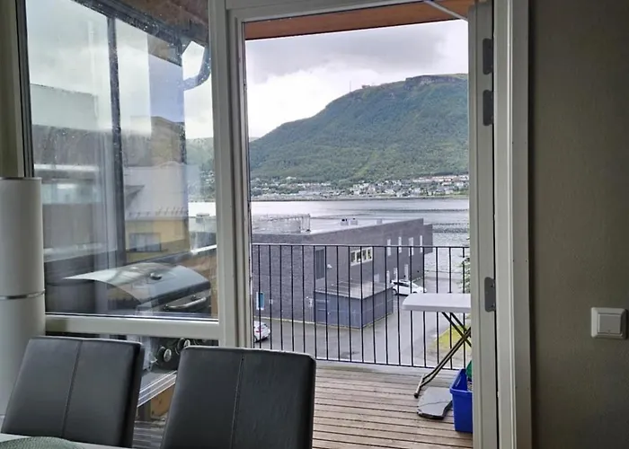 Sentrumsnaer Lejlighed Tromsø